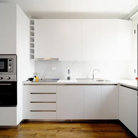 アパート Apartamente Tirana ティラナ