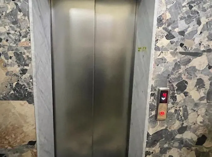 公寓 Apartamente Tirana *